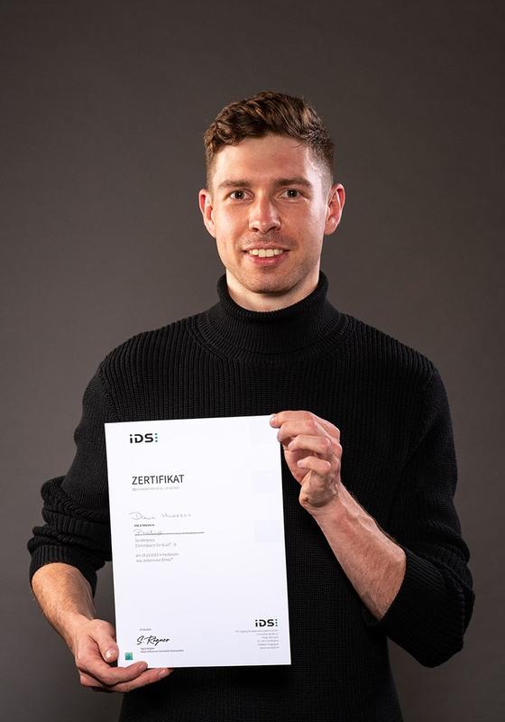 Stolzer Gewinner beim ZEISS Hackathon am KIT: THD-Student Phillip Graf.