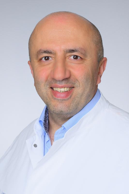 Prof. Dr. Baki Akgül, Uniklinik Köln