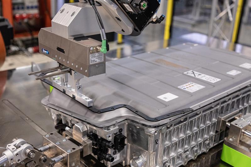 The project developed a variety of hardware for automated disassembly tasks, such as this small parts gripper.