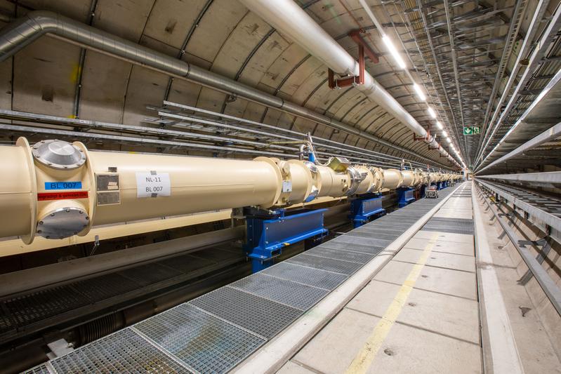 Magnet row of the ALPS experiment in the HERA tunnel: In this part of the magnets, intense laser light is reflected back and forth, from which axions are supposed to form.