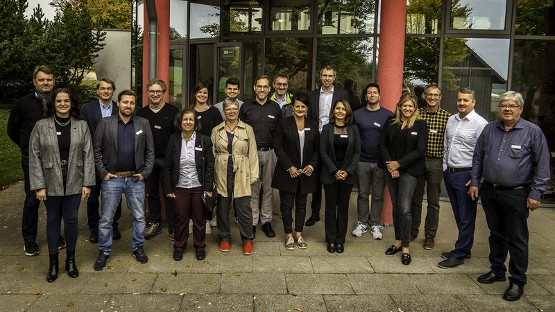 Das EDIH-Konsortium trifft sich beim Koordinator Hahn-Schickard in Villingen-Schwenningen zum „Kick-Off“.