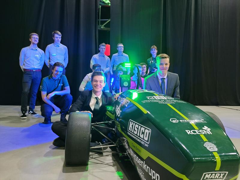Am 23. Mai 2023 enthüllte das Team der studentischen Initiative T.U.C. Racing e. V. von der TU Chemnitz seinen neuen und erstmals vollautonomen Rennwagen „Mkx. DV“.