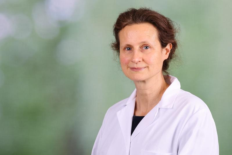 Prof. Dr. Irene Hinterseher, Sektionsleiterin Gefäßchirurgie am Universitätsklinikum Ruppin-Brandenburg (urkb) und Vizepräsidentin der Medizinischen Hochschule Brandenburg (MHB).