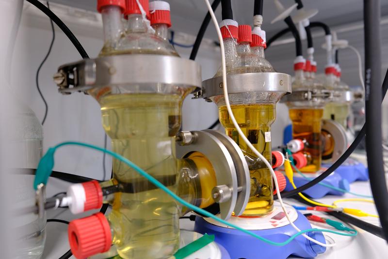In small bioreactors, researchers can precisely control the conditions of microbial electrosynthesis.