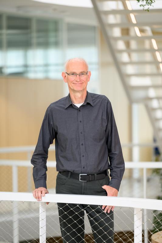 Prof. Dr. Wilhelm Jelkmann, Leiter der Fachinstituts für Pflanzenschutz in Obst- und Weinbau am Julius Kühn-Institut geht in den Ruhestand.