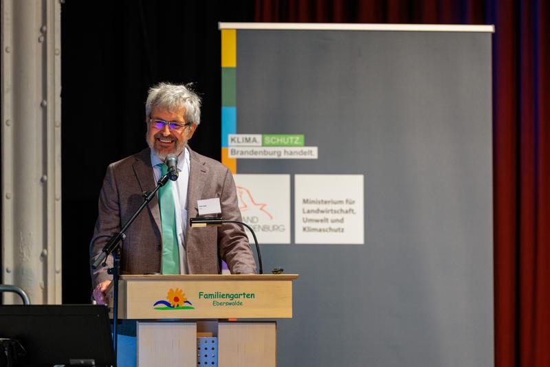 Minister Axel Vogel bei der 4. Plenarveranstaltung der Nachhaltigkeitsplattform Brandenburg.