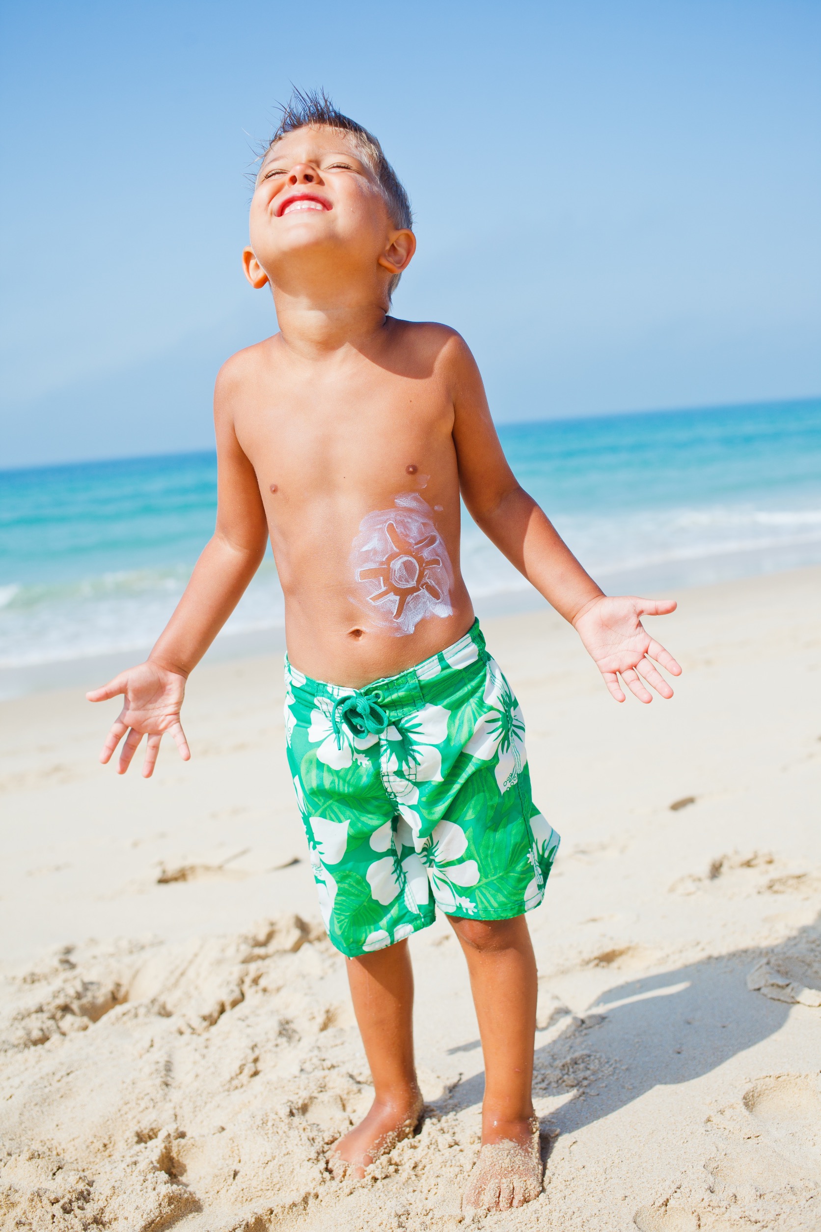 Kinder brauchen gründlichen Sonnenschutz