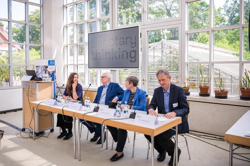 Podiumsdiskussion: Wie kann transdisziplinärer Forschung der Weg bereitet werden?