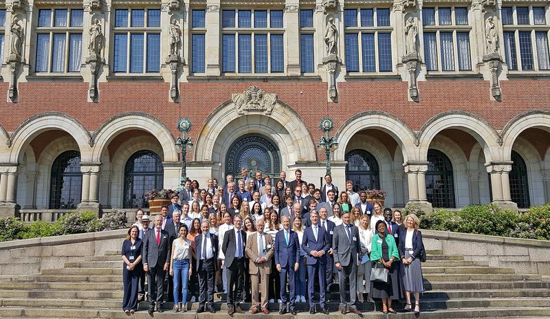 Deutsch-französischer Dialog für Frieden und Gerechtigkeit in Den Haag