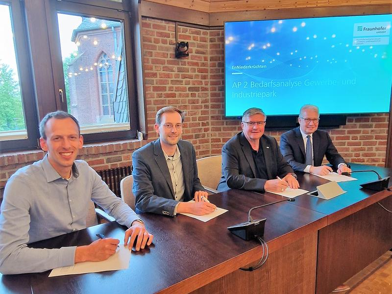 Gemeinde, Verdion, PNE und Fraunhofer UMSICHT kooperieren im Projekt »Energie für Niederkrüchten«.