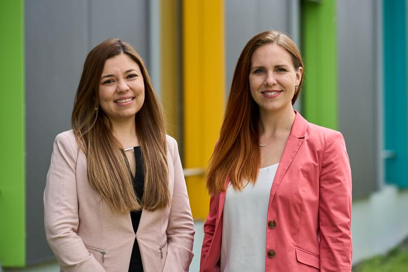 Die neuen Argelander-Professorinnen der Universität Bonn: Jun.-Prof. Ana Ivonne Vazquez-Armendariz und Jun.-Prof. Dr. Elena Reckzeh (v.l.)