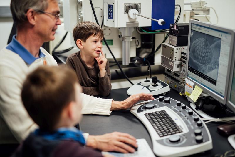 Bei der Ilmenauer Wissenschaftsnacht gibt es für Groß und Klein einen einzigartigen Mix aus Wissenschaft und Technik