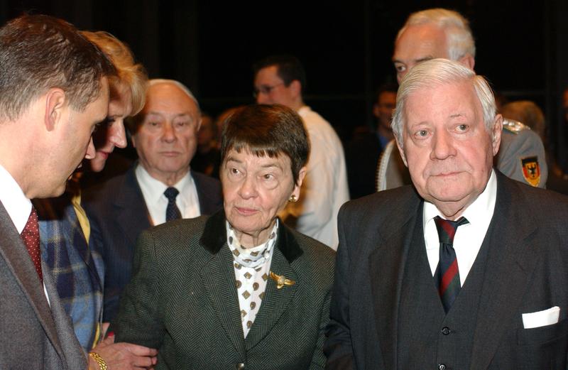 Loki Schmidt und Helmut Schmidt bei der Umbennung der Universität