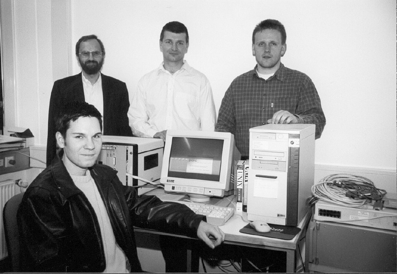 Entwickelten die virtuelle Programmierausbildung: (v.l.n.r.) Prof. Dr. Norbert Drescher, Lothar Wilhelms, Sascha Engelien und André Köthur