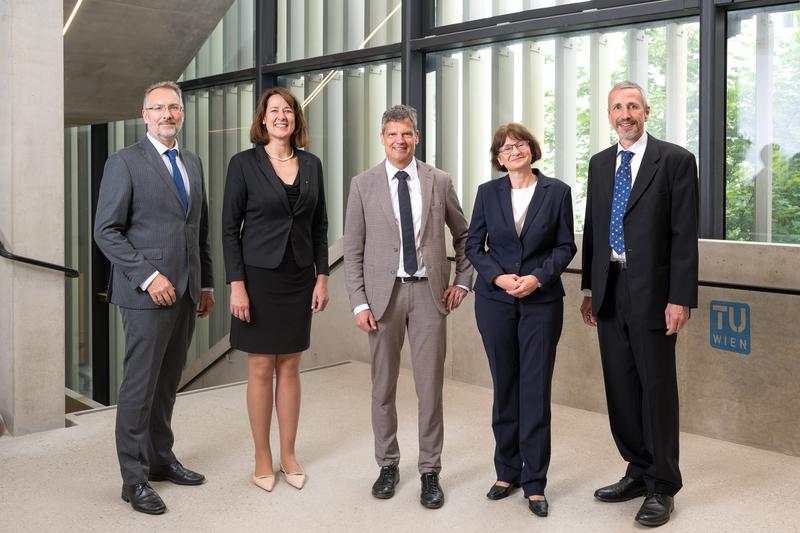 Neues Rektoratsteam der TU Wien komplett