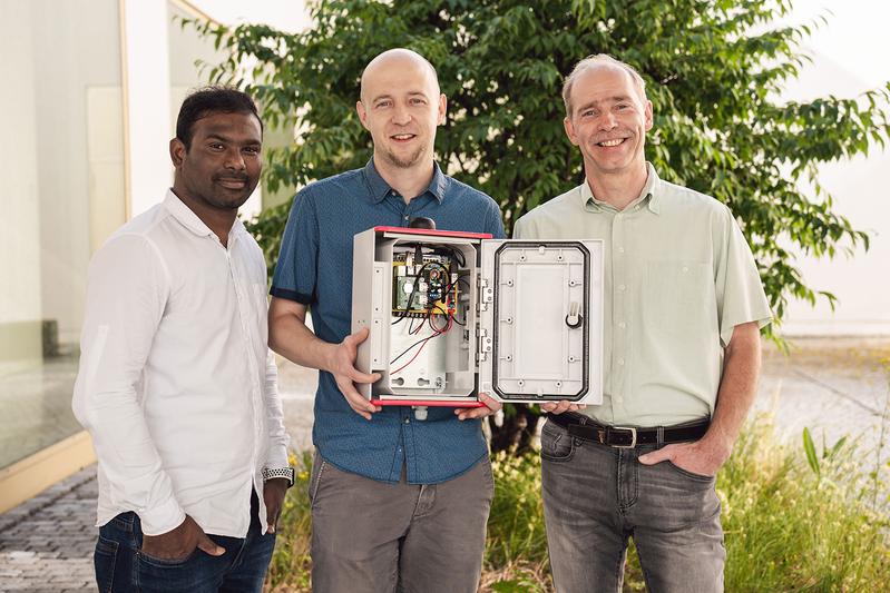 The development team in charge of the noise sensors for the city of Gelsenkirchen (from left): Saichand Gourishetti (Fraunhofer IDMT), Dr. Tino Hutschenreuther (IMMS), Dr. Jakob Abeßer (Fraunhofer IDMT).