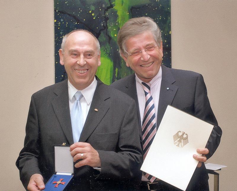 Prof. Karl-Heinz Schleifer (l.) und Dr. Thomas Goppel