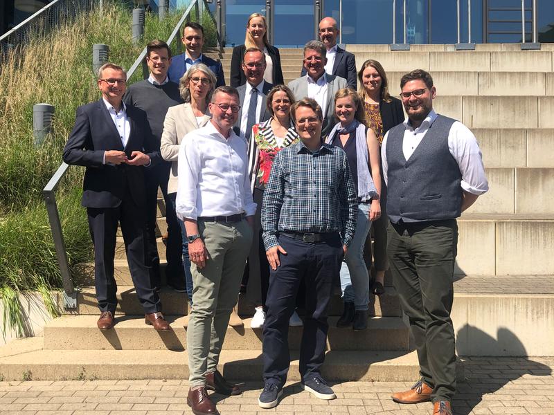 Die Mitglieder des Lenkungskreises der Initiative „H2!Raum Mittelstand Ruhr 2030“ (H2R) trafen sich am 1. Juni an der Westfälischen Hochschule für einen ersten Austausch.