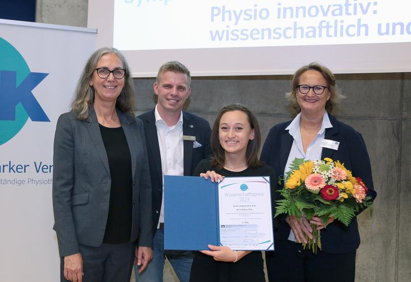 Berit Ricken und Sarah Langensiepen wurden mit dem zweiten Preis geehrt. 