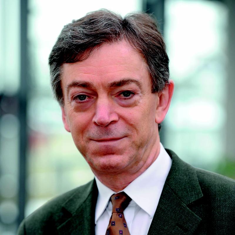 Prof. Dr. med. Hans Hauner, Mitglied des Wissenschaftlichen Beirats der Deutschen Herzstiftung, Leiter des Instituts für Ernährungsmedizin an der Technischen Universität (TU) München, Klinikum rechts der Isar 