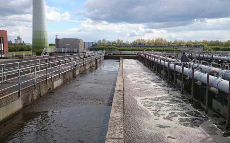 Ein Becken der Kläranlage in Bremen, in dem der Ausgangsschlamm beprobt wurde. 