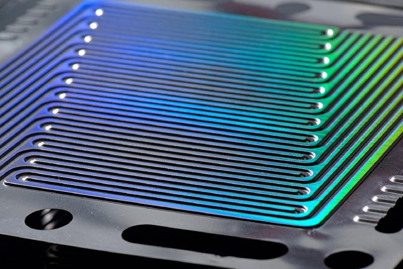 Im Projekt CoBiP entstand eine Anlage zur kontinuierlichen Rolle-zu-Rolle-Fertigung von metallischen, doppelwandigen Bipolarplatten mit einem Modul zum Laserschweißen und Laserschneiden. 