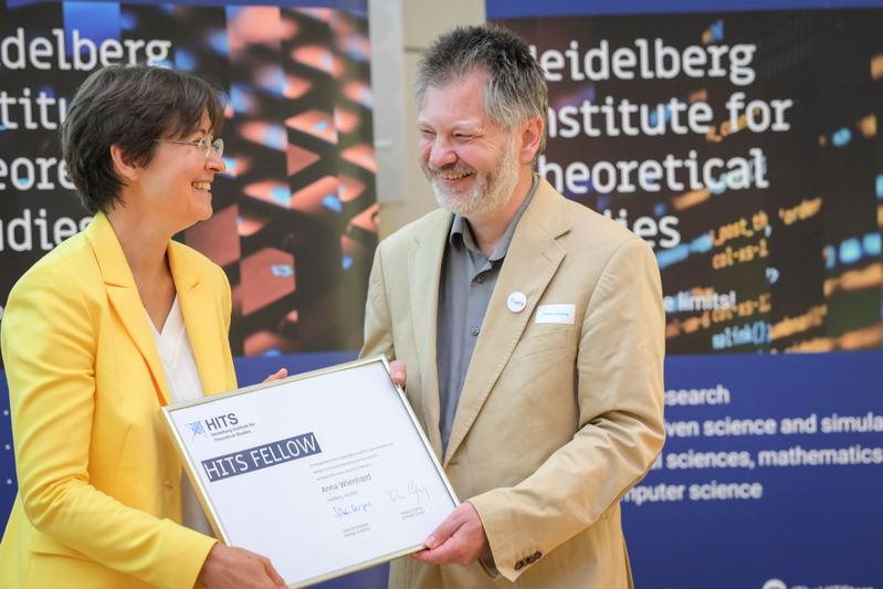 HITS Fellow Anna Wienhard (left) and Scientific Director Tilmann Gneiting 