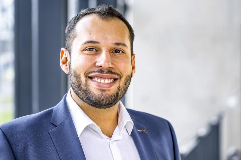 Dr. Lucas Pereira