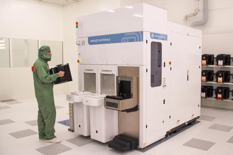 eBeam-Metrologiegeräte von Applied Materials im Reinraum des Fraunhofer IPMS 