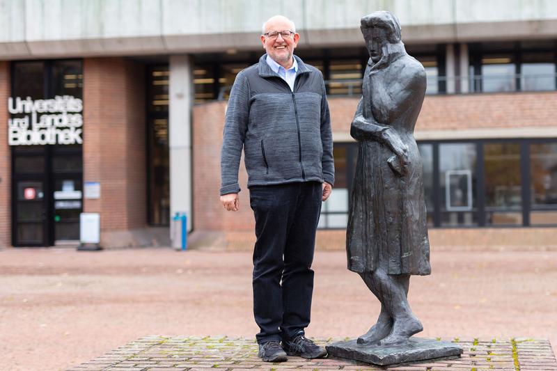 Prof. Dr. Hartmut Löwen, Inhaber des Lehrstuhls für Theoretische Physik II an der HHU. 