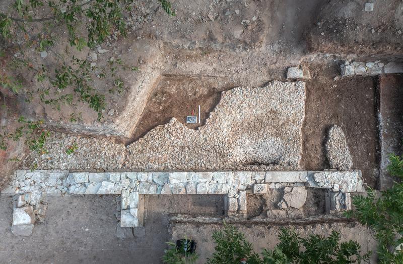 Overview of the south wing of the cloister with the floor from the time of construction (14th century)