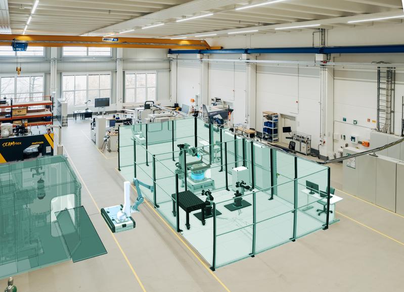 Matrix architecture at the IWU location in Dresden (Pforzheimer Straße): flexibly designed production cells. The test field exists not only physically; a digital twin allows for variant investigations and optimizations (shown here in the rendering) 