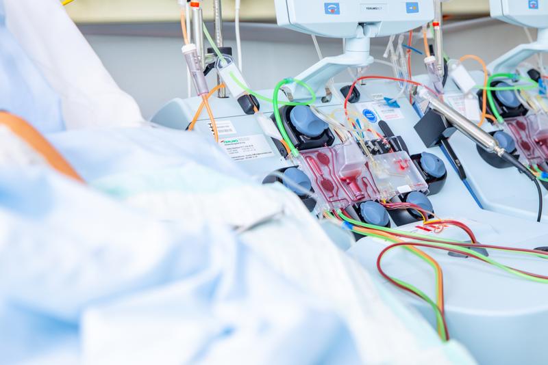 Bildunterschrift Foto 1: Die T-Zellen werden maschinell aus dem Blut der Spender herausgefiltert.