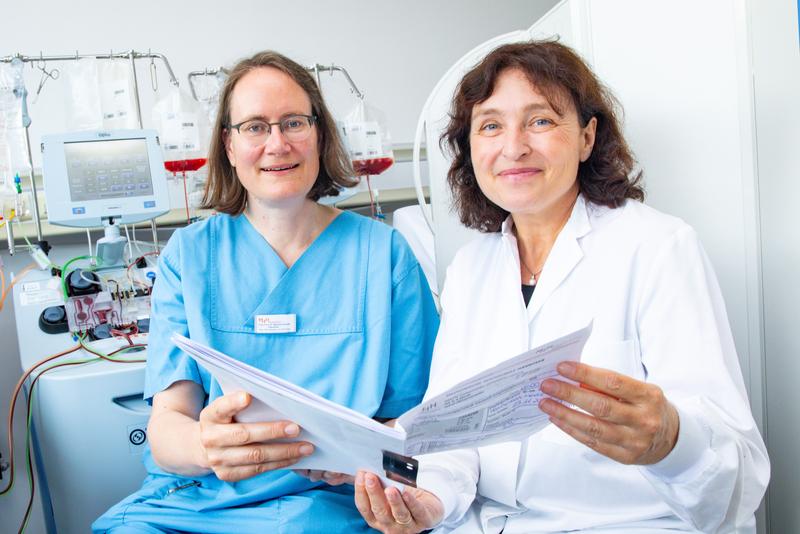 Ermöglichen individuelle Immuntherapien mit maßgeschneiderten T-Zellen: Professorin Dr. Britta Maecker-Kolhoff (links) und Professorin Dr. Britta Eiz-Vesper.