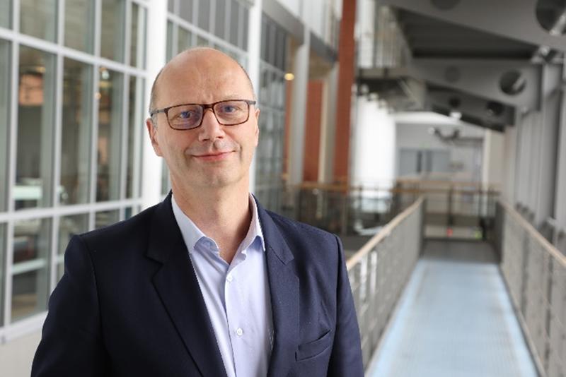 Prof. Dr. Thomas Klinger, der im Oktober die Nachfolge von Prof. Dr. Ulla Bonas antritt, ist der zweite Wissenschaftliche Direktor des Alfried Krupp Wissenschaftskollegs Greifswald, der aus dem Max-Planck-Institut für Plasmaphysik kommt. 