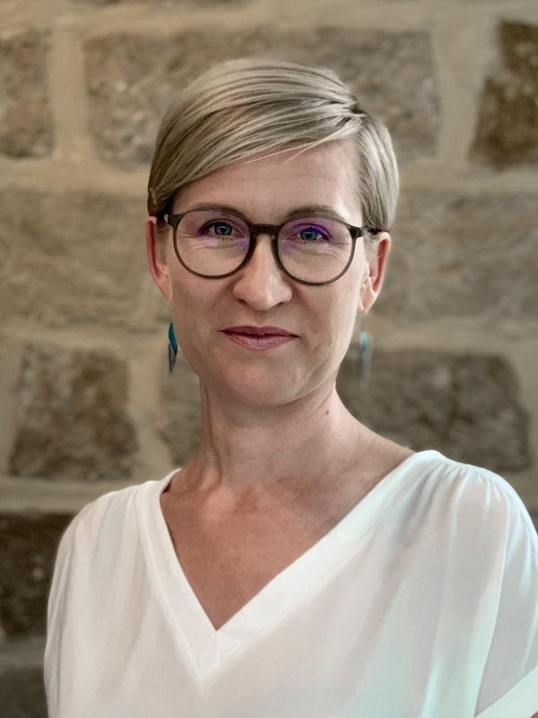 Dr Steffi Marung