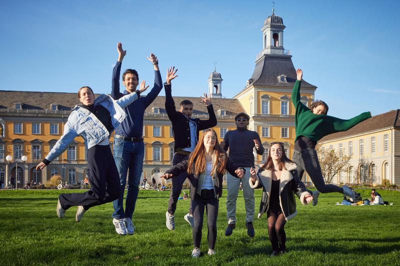 Uni Bonn gehört zu den Top-Universitäten der Welt. Sie verbessert sich im renommierten Shanghai-Ranking weiter auf Platz 67 in der Weltrangliste und Platz 10 in der EU. 