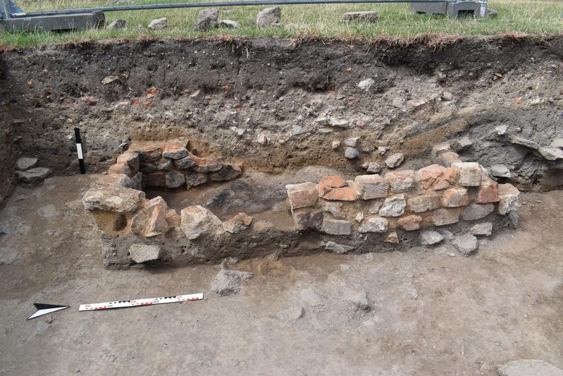 A kiln as a possible part of a brewing facility for the pilgrimage inn in the area of the twin chapel of St. Crucis in Landsberg.