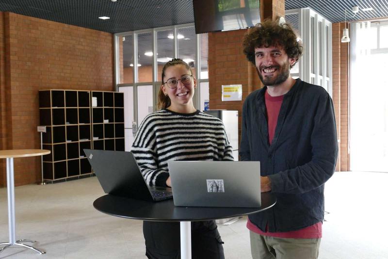 Judit Burgaya und Prof. Dr. Marco Galardini im TWINCORE