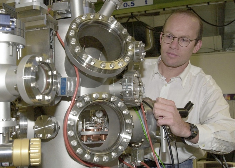 Erhält nach dem Nanowissenschaftspreis 2000 jetzt den Rudolf-Kaiser-Preis 2001: Der Augsburger Experimentalphysiker PD Dr. Franz J. Gießibl - Foto: Fred Schöllhorn