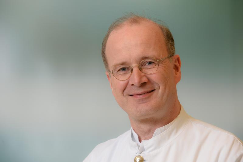 Prof. Dr. Dr. Uwe Kehler, Chefarzt Neurochirurgie an der Asklepios Klinik Altona in Hamburg