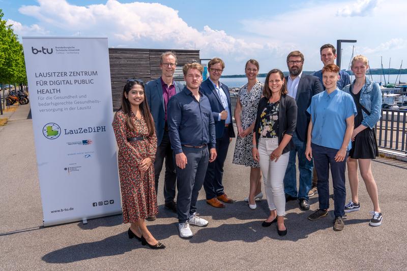 Wissenschaftler*innen von BTU, Robert Koch-Institut und dem Leibniz Science Campus Digital Public Health forschen gemeinsam zu zentralen Fragen rund um digitale Technologien für Public Health und Gesundheitsversorgung
