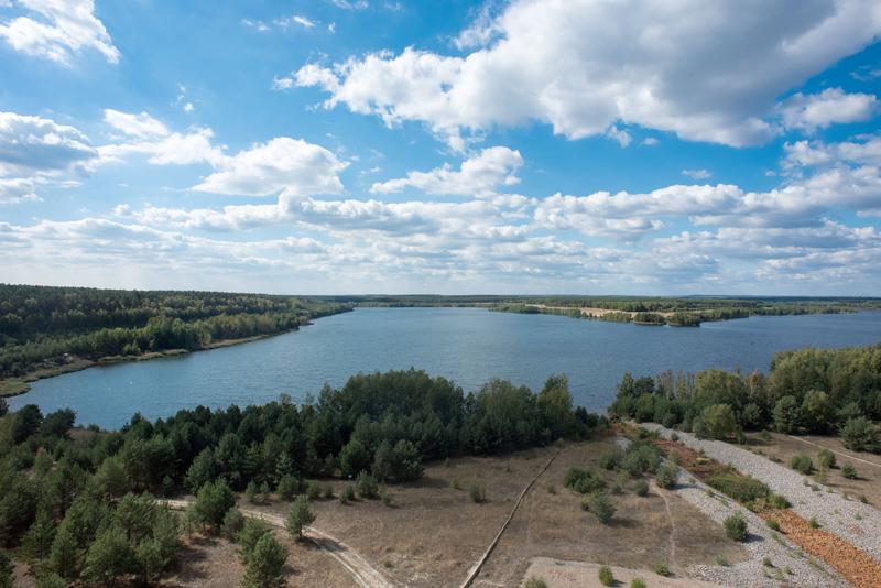 Kurz- bis mittelfristig erwarten die Wissenschaftler*innen im Lausitzer Revier große Potenziale im Hinblick auf den Tourismus. Zentrale Rolle spielen dabei die neu entstehenden Seen wie der Sedlitzer See im Lausitzer Seenland. 