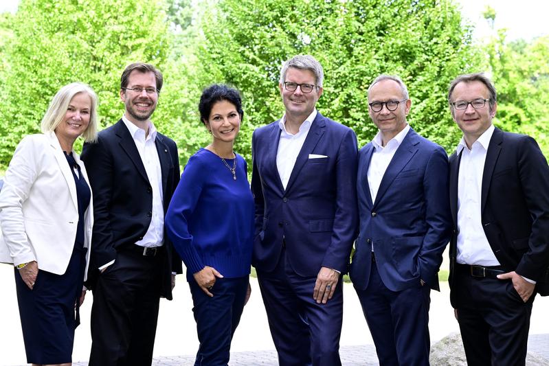 (v. l. n. r.) Dr. Cornelia Süfke, Prof. Dr. Jens Prütting, Priv.-Doz. Dr. Sara Sheikhzadeh, Meinhard Weizmann, Prof. Dr. Karl J. Oldhafer, Prof. Dr. Karsten Gaede. 