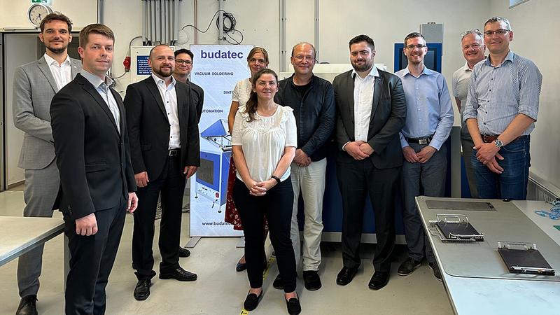 Das KuSIn-Projektteam will die Elektromobilität voranbringen.