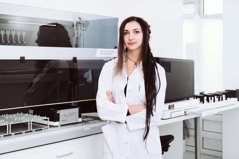 Chiara Herzog forscht am am European Translational Oncology Prevention and Screening Institute (EUTOPS) und am Forschungsinstitut für Biomedizinische Alternsforschung an der Universität Innsbruck. 