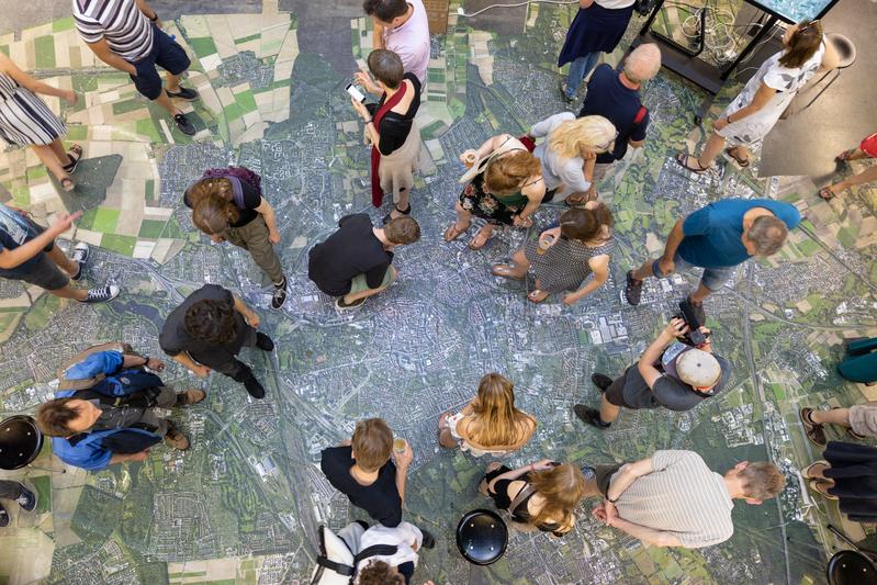 Neben dem wissenschaftlichen Diskurs bietet der Forschungsschwerpunkt „Stadt der Zukunft“ im Mühlenpfordt-Hochhaus ein buntes Rahmenprogramm.