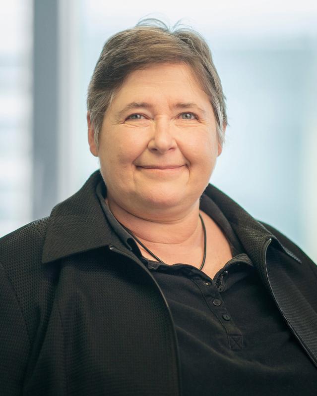 Prof. Dr. phil. Maud Nordstern von der Frankfurt UAS setzt sich seit vielen Jahren für die Verankerung des Kinderschutzes bereits im Studium der Sozialen Arbeit ein.