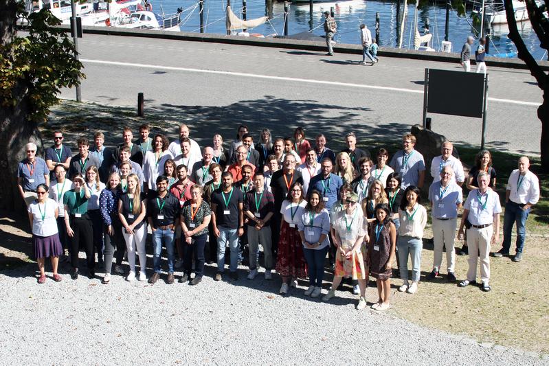 Caption: Around 80 researchers discuss current developments in evolutionary research at the "Evolution by the Sea" meeting at Kiel University.