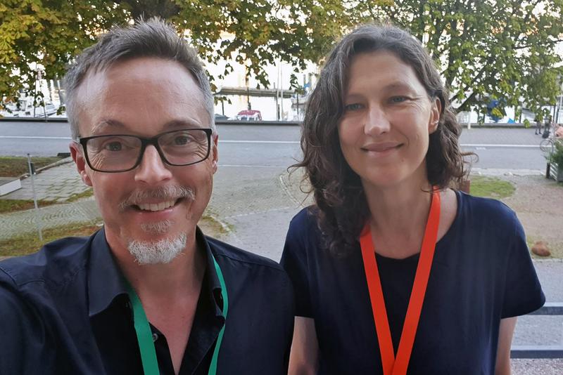 Caption: Plenary speaker Professor Jessica Metcalf from Princeton, here with Professor Hinrich Schulenburg, researches the connections between pathogen evolution and human immunity.